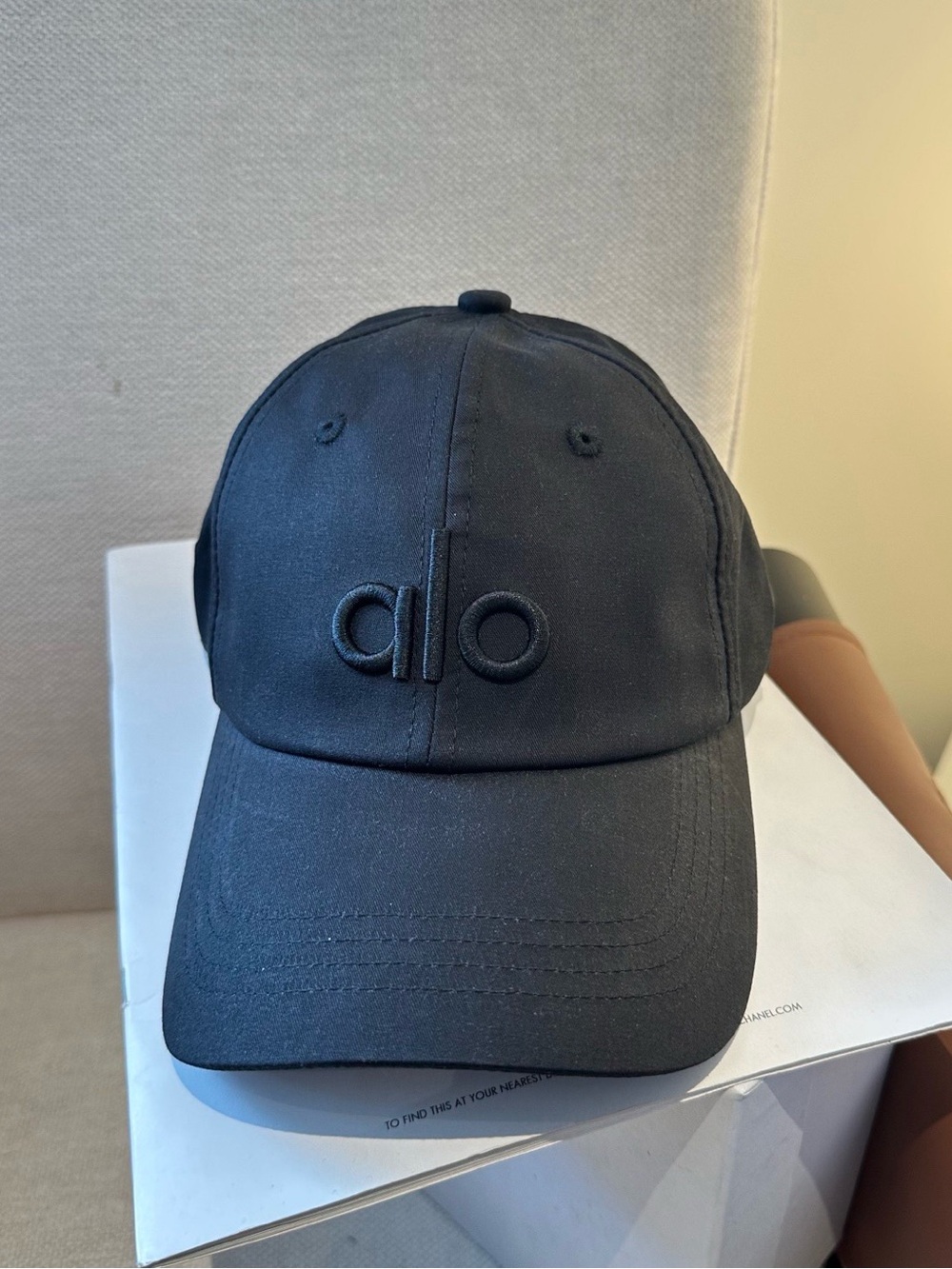 ALO Yoga Black Embroidered Logo Baseball Cap - Picture 2 of 5